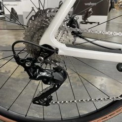 Scott Addict 20 Disc Shimano 105 - Pearl White 2021 | Road Bikes -Hot Sale Playtri -Tyler Store 0SbLvb8NoZpvmgWhDWApDYeow