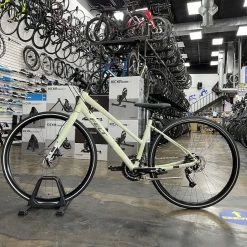 Felt Verza Speed 40 Mid-Step Shimano Altus - Glow Green 2022 | Hybrid Bikes -Hot Sale Playtri -Tyler Store 1XN7iZa5ylrBwSAklbQZaNyhI