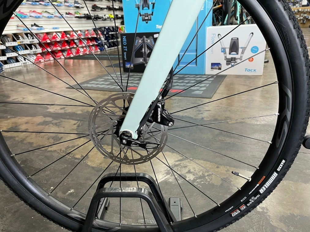 Pinarello Nytro Grinta E-Bike Sram Apex - Petrol 2022 | Gravel Bikes 14 Pinarello Nytro Grinta E-Bike Sram Apex - Petrol 2022 | Gravel Bikes - Image 14