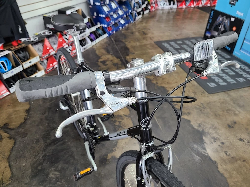 Jamis Coda Sport 2013 - Used | Hybrid Bikes 3 Jamis Coda Sport 2013 - Used | Hybrid Bikes - Image 3