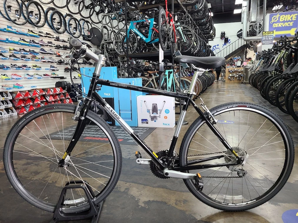 Jamis Coda Sport 2013 - Used | Hybrid Bikes 5 Jamis Coda Sport 2013 - Used | Hybrid Bikes - Image 5