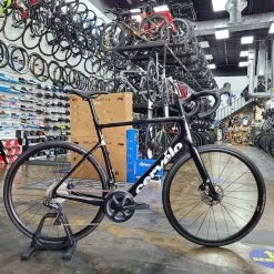 Cervelo Caledonia Disc Shimano Ultegra Di2 - Gloss Black 2022 | Road Bikes