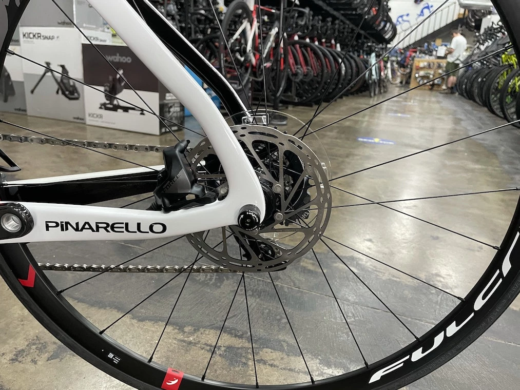 Pinarello Prince Disc Sram Force ETap AXS - White 2022 | Road Bikes 4 Pinarello Prince Disc Sram Force ETap AXS - White 2022 | Road Bikes - Image 4