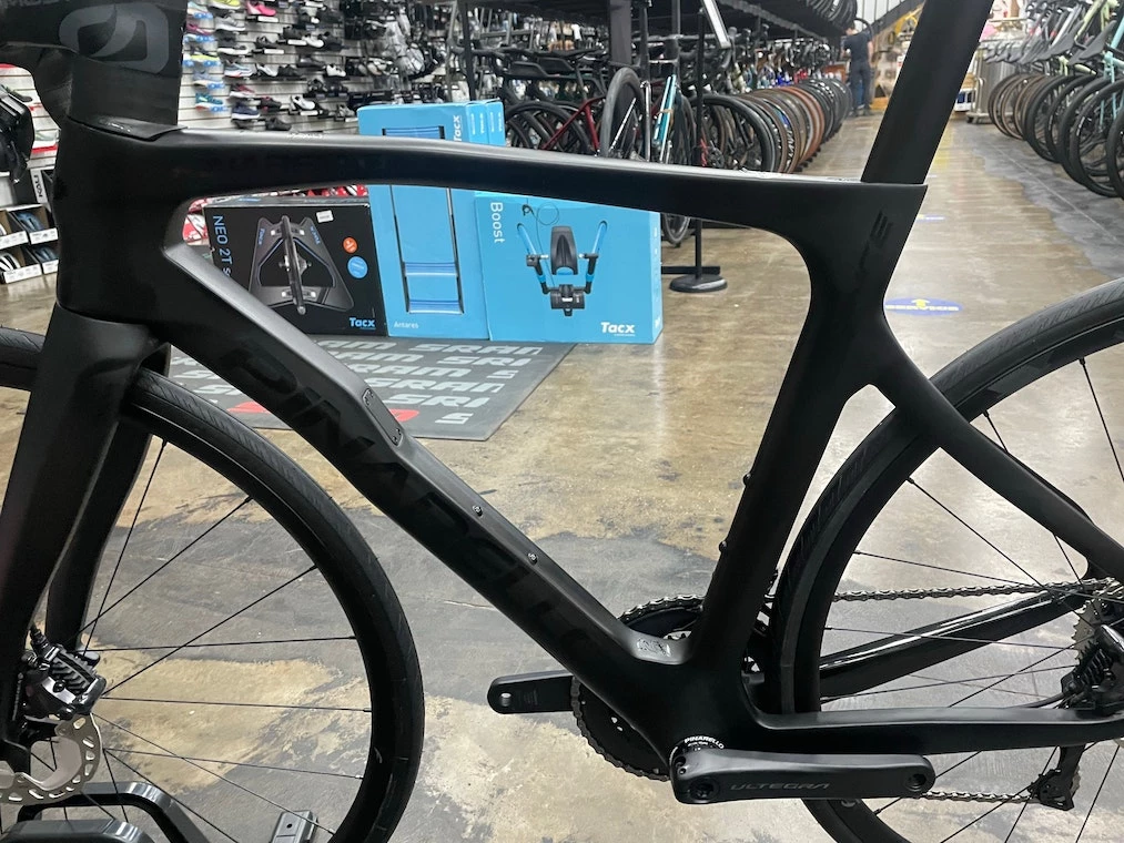 Pinarello Prince Disk Shimano Ultegra Di2 12 Speed - B.O.B 2022 | Road Bikes 15 Pinarello Prince Disk Shimano Ultegra Di2 12 Speed - B.O.B 2022 | Road Bikes - Image 15