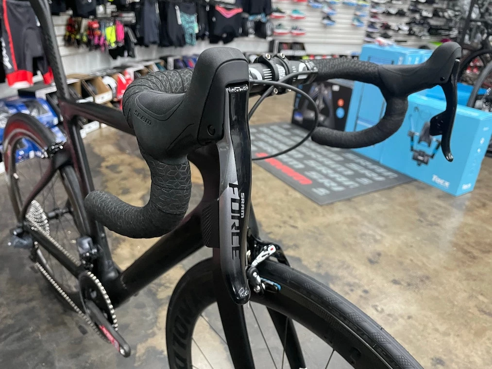 Pinarello Gan Sram Force ETap AXS / Reynold's AR58 Carbon Wheelset - B.O.B 2022 | Road Bikes 17 Pinarello Gan Sram Force ETap AXS / Reynold's AR58 Carbon Wheelset - B.O.B 2022 | Road Bikes - Image 17