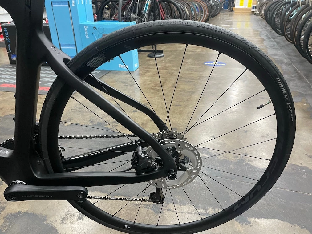 Pinarello Prince Disk Shimano Ultegra Di2 12 Speed - B.O.B 2022 | Road Bikes 5 Pinarello Prince Disk Shimano Ultegra Di2 12 Speed - B.O.B 2022 | Road Bikes - Image 5