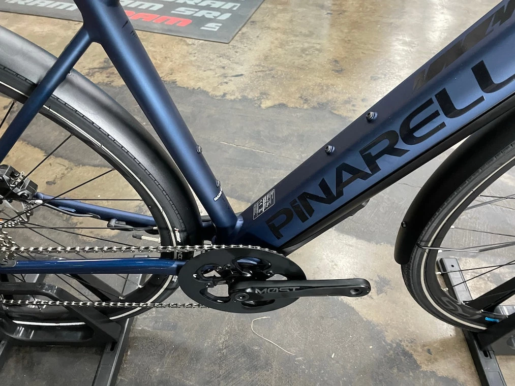 Pinarello Nytro Urbanist Shimano Deore - 2022 | Hybrid Bikes 15 Pinarello Nytro Urbanist Shimano Deore - 2022 | Hybrid Bikes - Image 15