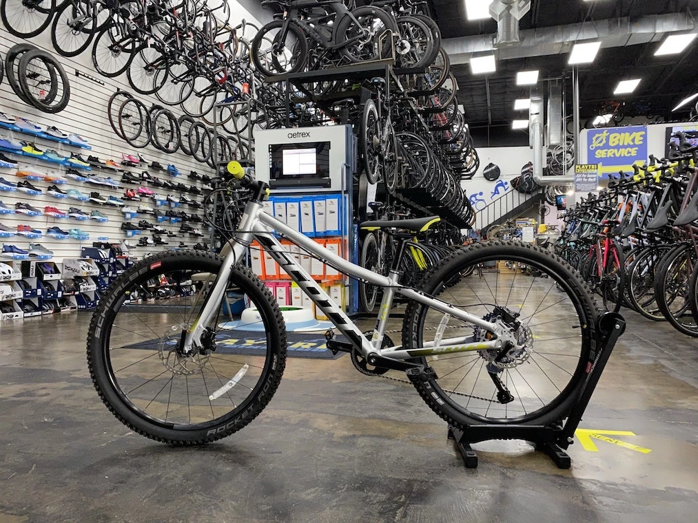 Scott Scale RC 24" Rigid Kids Bike 2020 | 24" Kids Bikes 11 Scott Scale RC 24" Rigid Kids Bike 2020 | 24" Kids Bikes - Image 11