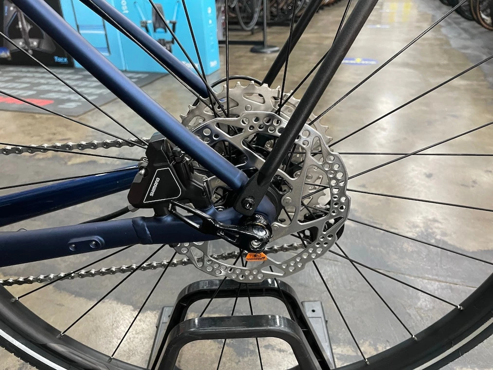 Pinarello Nytro Urbanist Shimano Deore - 2022 | Hybrid Bikes 3 Pinarello Nytro Urbanist Shimano Deore - 2022 | Hybrid Bikes - Image 3