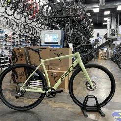 Felt Breed 30 Shimano GRX RX600 - Satin Glow Green 2022 | Gravel Bikes