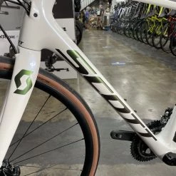 Scott Addict 20 Disc Shimano 105 - Pearl White 2021 | Road Bikes -Hot Sale Playtri -Tyler Store PAV7fjVtMjnZ0lwalI8H1Sa2s