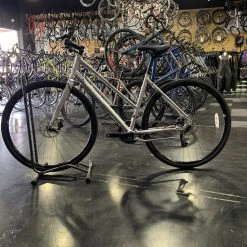 Fuji Absolute 1.7 ST - Silver 2021 | Hybrid Bikes -Hot Sale Playtri -Tyler Store PCcPZlFtWor14NUt85iL9oBEo