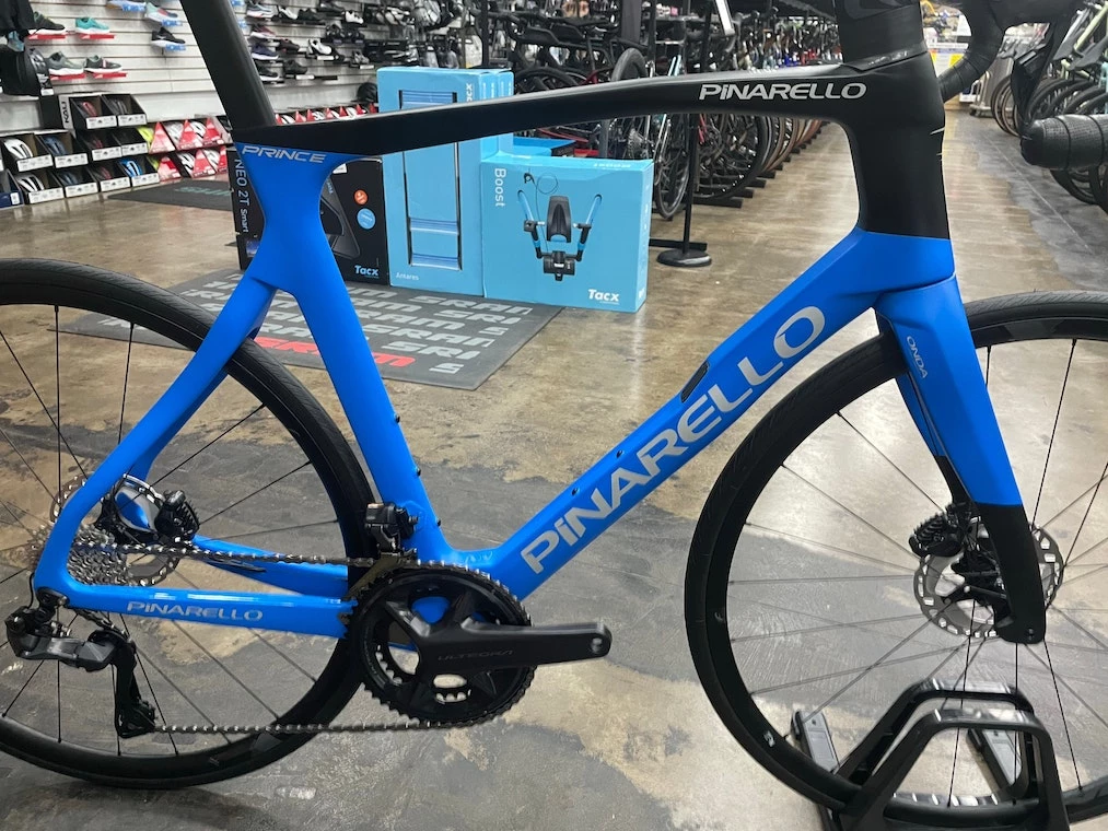 Pinarello Prince Disk Shimano Ultegra Di2 12 Speed - Flash Sky 2022 | Road Bikes 15 Pinarello Prince Disk Shimano Ultegra Di2 12 Speed - Flash Sky 2022 | Road Bikes - Image 15