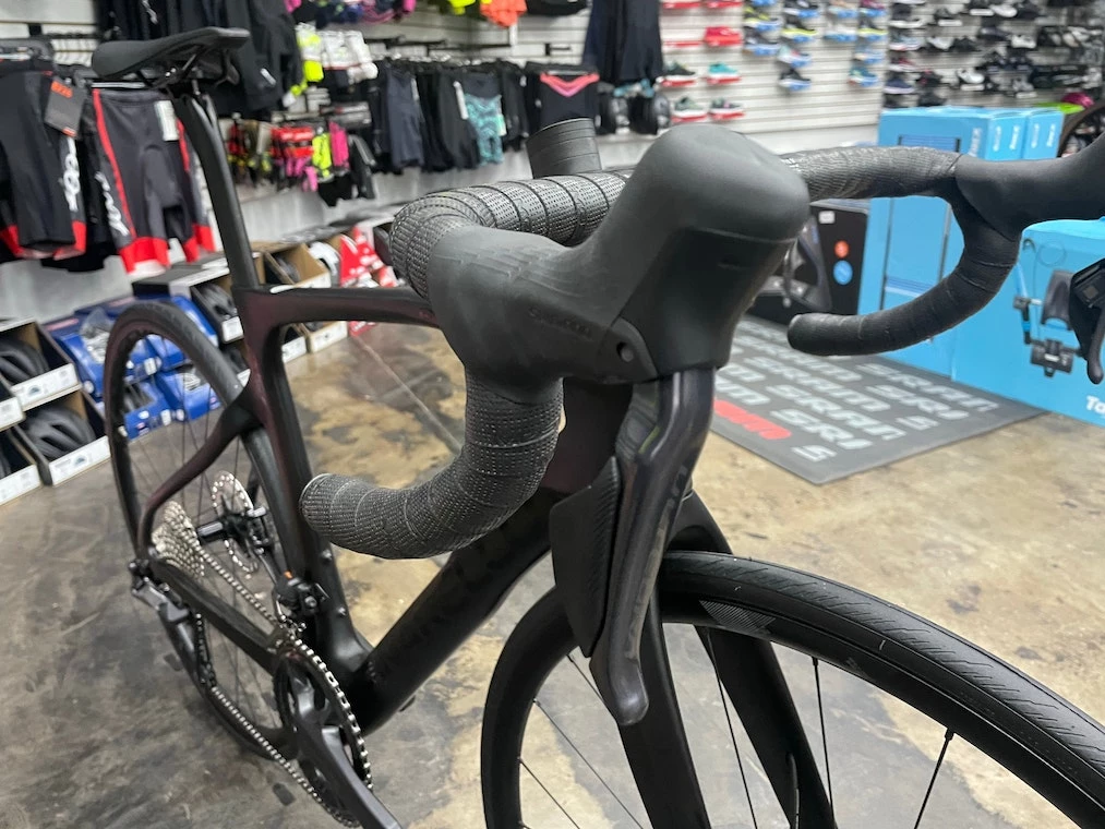 Pinarello Prince Disk Shimano Ultegra Di2 12 Speed - B.O.B 2022 | Road Bikes 9 Pinarello Prince Disk Shimano Ultegra Di2 12 Speed - B.O.B 2022 | Road Bikes - Image 9