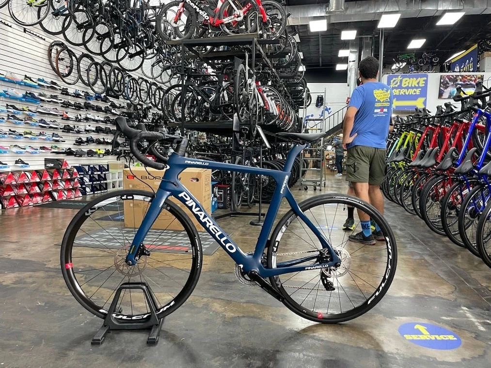 Pinarello Paris Disk SRAM Rival AXS - Blue Steel 2022 | Road Bikes 12 Pinarello Paris Disk SRAM Rival AXS - Blue Steel 2022 | Road Bikes - Image 12