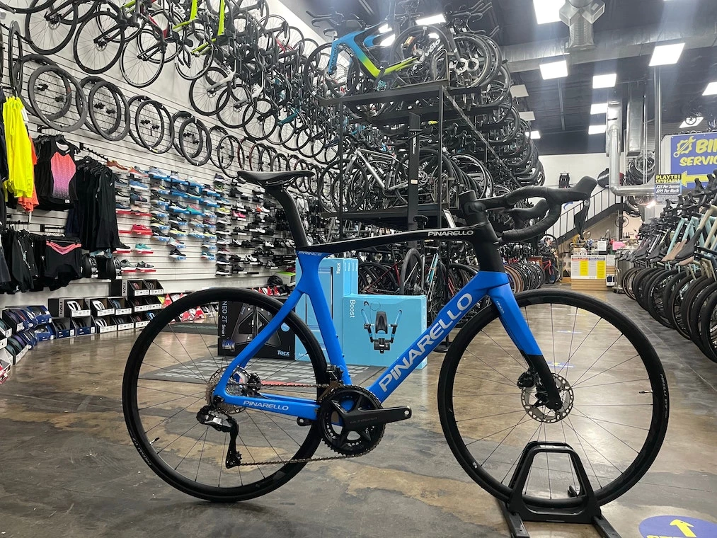 Pinarello Prince Disk Shimano Ultegra Di2 12 Speed - Flash Sky 2022 | Road Bikes 1 Pinarello Prince Disk Shimano Ultegra Di2 12 Speed - Flash Sky 2022 | Road Bikes