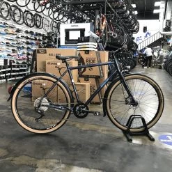 Breezer Doppler Cafe+ 2022 | Gravel Bikes