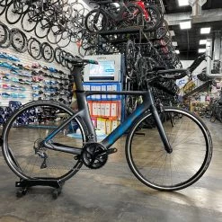 Felt B Performance Shimano Ultegra Mix - Obsidian Grey 2022 | Triathlon & Time Trial Bikes