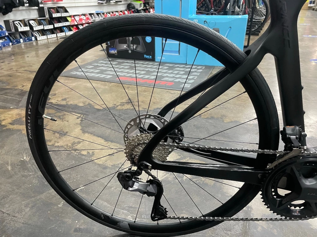 Pinarello Prince Disk Shimano Ultegra Di2 12 Speed - B.O.B 2022 | Road Bikes 12 Pinarello Prince Disk Shimano Ultegra Di2 12 Speed - B.O.B 2022 | Road Bikes - Image 12