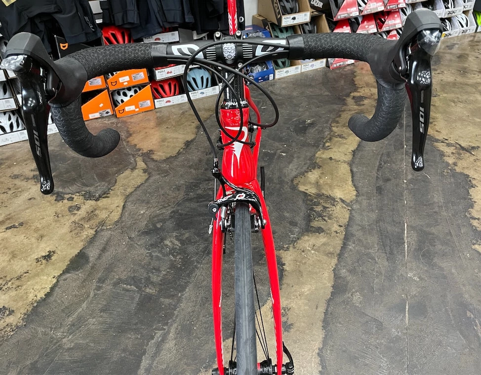 Pinarello Gan Shimano 105 Rim - Red 2022 | Road Bikes 4 Pinarello Gan Shimano 105 Rim - Red 2022 | Road Bikes - Image 4