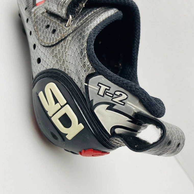 Sidi T2 Carbon Mamba Silver Snake Triathlon Shoes | Triathlon & Time Trial Bike 4 Sidi T2 Carbon Mamba Silver Snake Triathlon Shoes | Triathlon & Time Trial Bike - Image 4