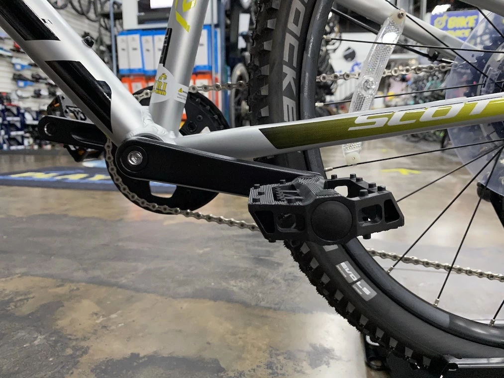 Scott Scale RC 24" Rigid Kids Bike 2020 | 24" Kids Bikes 9 Scott Scale RC 24" Rigid Kids Bike 2020 | 24" Kids Bikes - Image 9