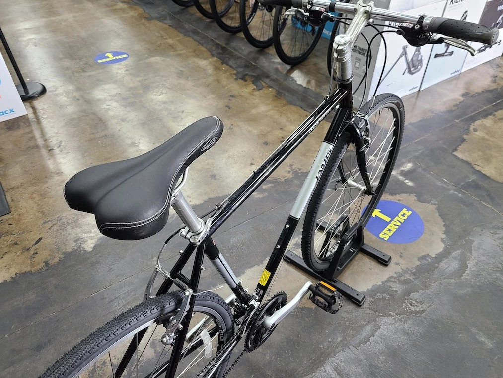 Jamis Coda Sport 2013 - Used | Hybrid Bikes 11 Jamis Coda Sport 2013 - Used | Hybrid Bikes - Image 11